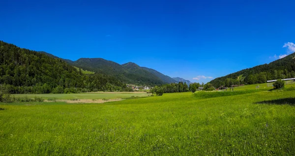 Bela Paisagem Eslovena Prados Montanhas Nos Alpes Perto Das Fronteiras — Fotografia de Stock