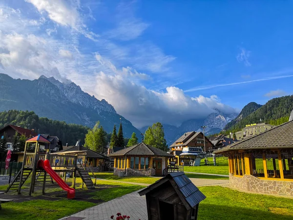 Kranjska Gora Eslovênia Junho 2019 Vista Para Montanhas Lado Dos — Fotografia de Stock