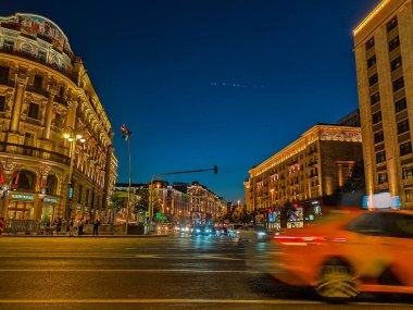 MOSCOW, RUSSIA - 15 Haziran 2019: Moskova şehir merkezi, Motion Speed Light. Moskova 'da ışık yolları.