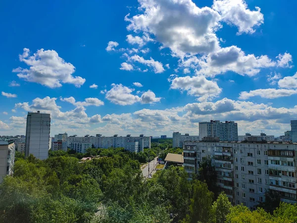 Stadtbild Aus Dem Fenster Eines Hochhauses Einem Wohngebiet Mit Einem — Stockfoto