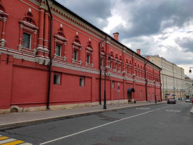 MOSCOW, RUSSIA - 13 Temmuz 2019: Vysokopetrovsky Manastırı 1320 'lerde kurulan bir Rus Ortodoks manastırı..