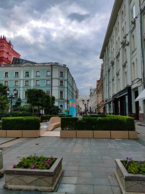 MOSCOW, RUSSIA - 13 Temmuz 2019: Petrovskaya Caddesi üzerindeki Moskova şehir merkezine bakın