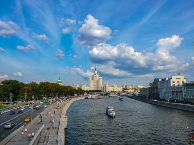 MOSCOW, RUSSIA - 21 Temmuz 2019: Bolshoy Moskvoretsky Köprüsü 'nden (