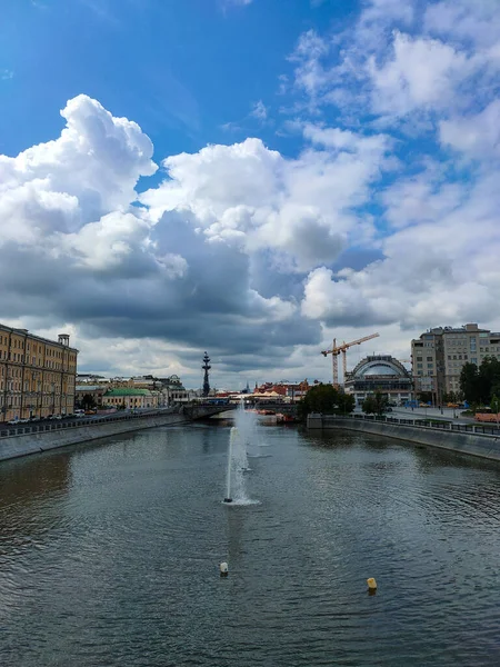 Moscow Russia 2019 View Vodootvodny Canal Embankment Moskva Luzhkov Bridge — 스톡 사진