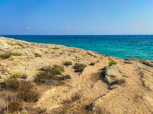 Mar Mediterrâneo Perto Ayia Napa Chipre Vista Para Rochas Com — Fotografia de Stock