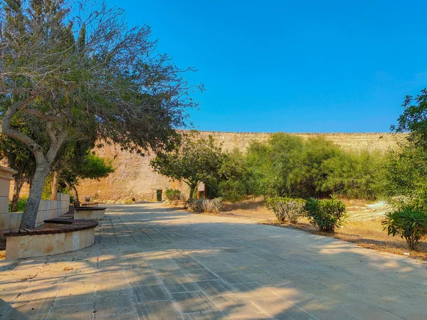 Parque Frente Aqueduto Bizantino Antigo Agia Napa Ayia Napa Chipre — Fotografia de Stock
