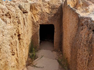 Makronissos Mezarlığı Helenistik dönemden kalma antik bir mezarlık. Makronissos, Ayia Napa (Agia Napa), Cyrpus.