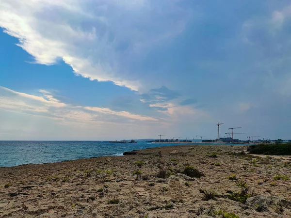 Skalnatá Pláž Středozemního Moře Ayia Napa Kypr Přírodního Kamene Pohled — Stock fotografie