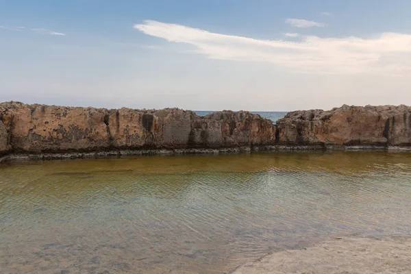 Skalnatá Pláž Středozemního Moře Ayia Napa Kypr Tvorba Přírodního Kamene — Stock fotografie