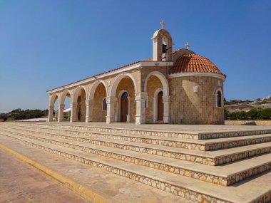 Kıbrıs Rum Kesimi 'nin Ayia Napa kentindeki Agios Epiphanios Kilisesi. Aziz Epiphanios, Bizans Salamis Piskoposu 'na adanmış bir şapeldir..