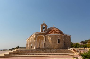 Kıbrıs Rum Kesimi 'nin Ayia Napa kentindeki Agios Epiphanios Kilisesi. Aziz Epiphanios, Bizans Salamis Piskoposu 'na adanmış bir şapeldir..