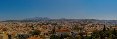 Rethymno, Yunanistan - 30 Temmuz 2016: Fortezza kalesinden Rethymno 'ya panoramik bakış. Eski Rethymnon kasabası Rönesans 'ın en iyi korunmuş kasabalarından biridir..