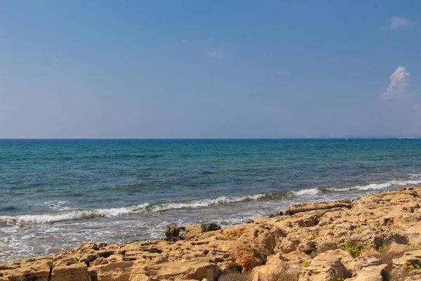 Středozemní Mořská Krajina Ayia Napa Kypr Kyperský Břeh Skalnatou Pláží — Stock fotografie