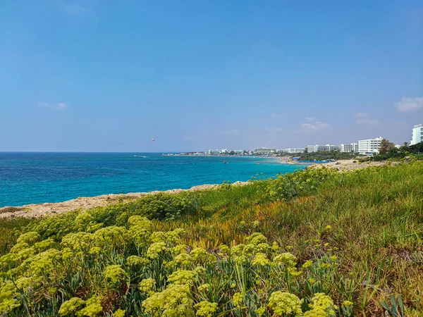 Seascape Вид Скелі Піщані Пляжі Готелі Напа Кіпр — стокове фото