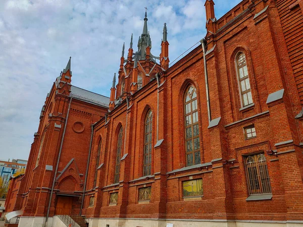 Kutsal Bakire Meryem 'in (Moskova) Meryem Ana' nın Kusursuz Doğumu Katedrali. Neo-Gotik katedral, Rusya 'nın en büyük Katolik katedrali, Tanrı' nın Annesi 'nin başpiskoposluk katedrali.