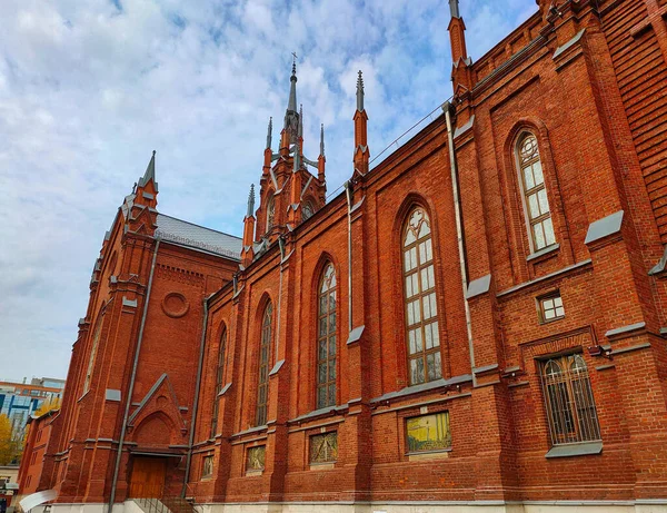 圣母玛利亚圣母受洗大教堂 莫斯科 新哥特式大教堂 俄罗斯最大的天主教大教堂 上帝之母大主教座堂 — 图库照片