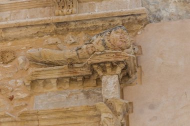 Rethymno, Yunanistan - 28 Temmuz 2016: Eski Rethymno Şehrinde Antik bas-yardım