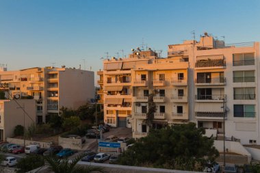 Rethymno, Yunanistan - 28 Temmuz 2016: Rethymno 'ya panoramik bakış. Rethymno ili, Girit 'in batı tarafında, Hanya ve Heraklion illeri arasında yer alır. Muhteşem plajlar, ilginç arkeolojik mekanlar, B