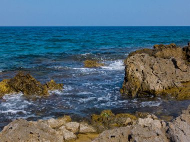 Yunanistan 'ın Girit kentindeki Akdeniz kayalık plajı