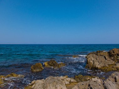 Yunanistan 'ın Girit kentindeki Akdeniz kayalık plajı