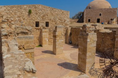 Rethymno, Yunanistan - 30 Temmuz 2016: The Complex of Magazines in Fortezza of Rethymno. Fortezza (İtalyanca 