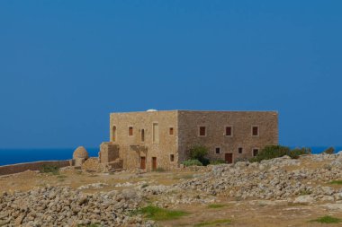 Girit, Yunanistan 'daki Fortezza Kalesi' nin içindeki bina. Fortezza (İtalyanca 