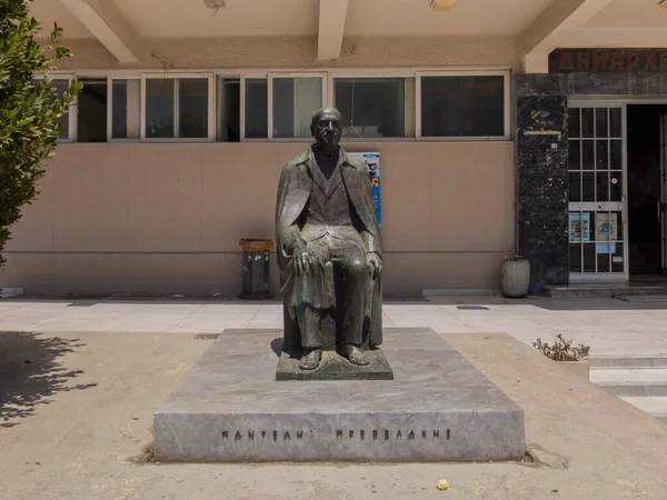 Rethymno Grecia Julio 2016 Estatua Panteles Prevelakes Cerca Del Ayuntamiento — Foto de Stock