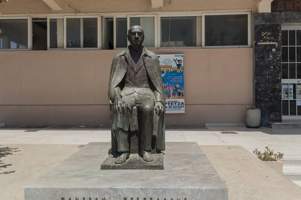 Rethymno Grecia Luglio 2016 Statua Panteles Prevelakes Vicino Municipio Rethymno — Foto Stock