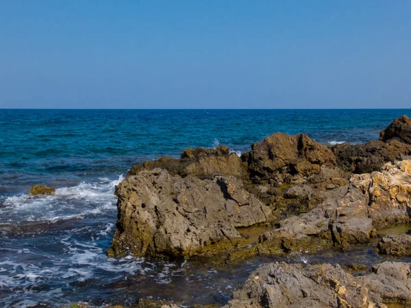 Playa Rocosa Mediterránea Rethymno Creta Grecia —  Fotos de Stock