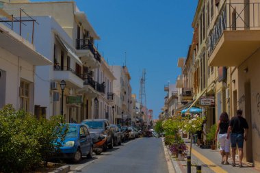 Rethymno, Yunanistan - 1 Ağustos 2016: Dar Sokak.