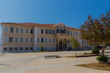 Rethymno, Yunanistan - 4 Ağustos 2016: Rethymno ilinin inşası. Rethymno, Girit Adası 'ndaki Rethymno bölgesel biriminin başkenti Yunanistan' da yaklaşık 40 bin nüfuslu bir kenttir. Rethymno, adanın üçüncü büyük şehridir. Cr