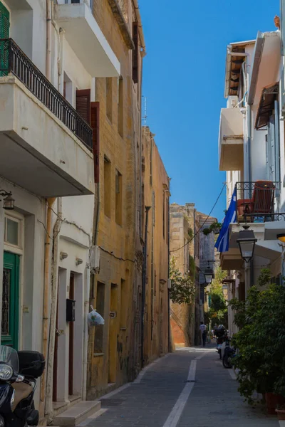 Rethymno Grécia Agosto 2016 Narrow Venetian Street Old Town Cidade — Fotografia de Stock