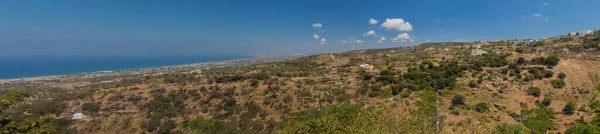 アギア イリニ レティムノ クレタ島 ギリシャ 7月27日 2016 アギア イリーニ修道院から山へのパノラマビュー クレタ島は280万人の年間観光客を魅了する — ストック写真
