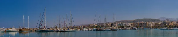 Rethymno Greece Серпня 2016 Yachts Rethymno Harbour Wide Panorama — стокове фото