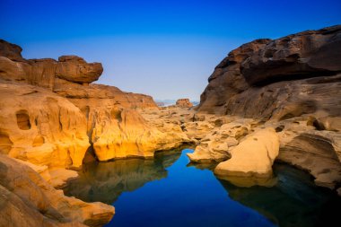 Sam Pan Boke Tayland 'ın Ubonratchathani eyaletinde yer alan Büyük Kanyon olarak bilinir. Buradaki birçok kanyon geçen bin yıldan beri Khong nehri tarafından tarandı ve köpek başı gibi çeşitli kaya oluşumları yarattı. 