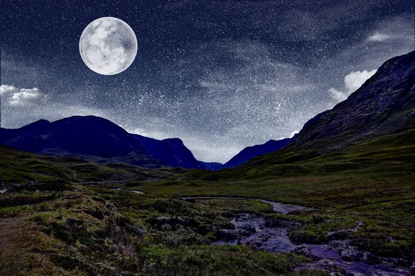Krajobraz Gwiaździstą Noc Pełni Księżyca — Zdjęcie stockowe