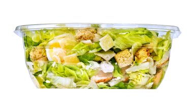 Stüdyo ortamında Sezar salatası, beyaz tenli..