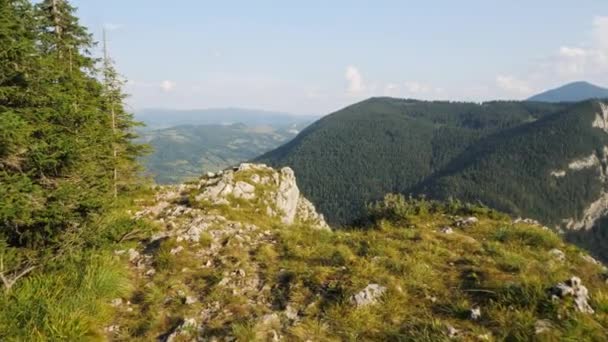 Tolle Aussicht auf die Berge — Stockvideo