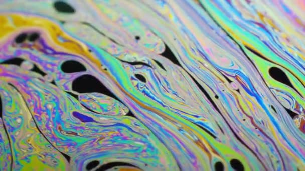 Fond psychédélique de surface de mouvement de bulle de savon coloré — Video