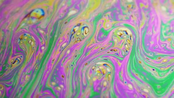 Fond psychédélique de surface de mouvement de bulle de savon coloré — Video