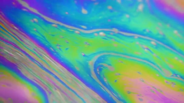 Психоделічний фон поверхні руху барвистої мильної бульбашки — стокове відео
