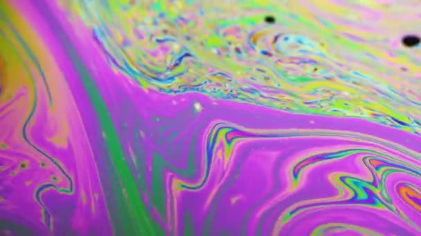Ψυχεδελικό φόντο επιφάνειας κίνησης του πολύχρωμο σαπουνόφουσκα — Αρχείο Βίντεο