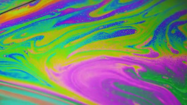 Latar belakang psikedelik permukaan gerak gelembung sabun berwarna-warni — Stok Video
