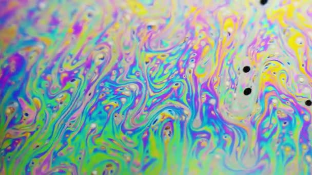 Incroyable fond coloré formé de mouvement surface multicolore de bulle de savon — Video