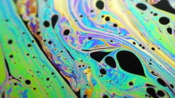 Incredibile sfondo colorato formato da movimento multicolore superficie di bolla di sapone — Video Stock