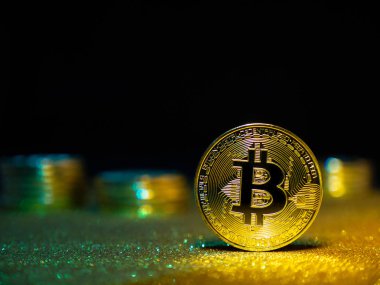 Bitcoin. Kripto para birimi Altın Bitcoin, Btc. Makro Bitcoin sikkeleri vurdu. Blockchain teknolojisi, bitcoin madenciliği konsepti.