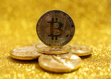 Bitcoin. Kripto para birimi Altın Bitcoin, Btc. Makro Bitcoin sikkeleri vurdu. Blockchain teknolojisi, bitcoin madenciliği konsepti.