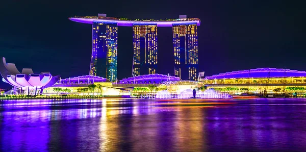 Singapur nábřeží v noci — Stock fotografie