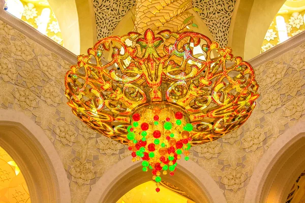Lámpara de araña en Gran Mezquita — Foto de Stock