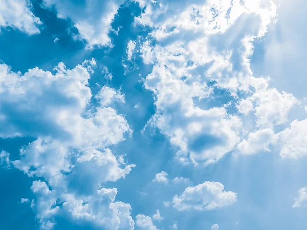 Фон голубого неба — стоковое фото